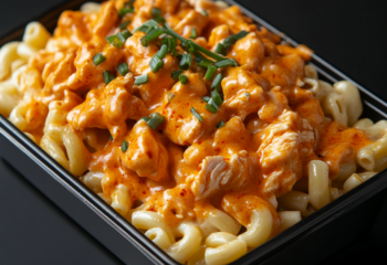 High Protein Buffalo Chicken Mac n' Cheese