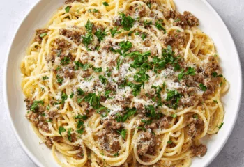 Creamy Ground Beef and Garlic Butter Spaghetti