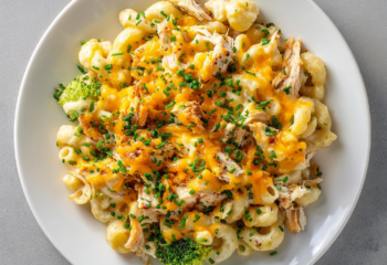 Smokey Shredded Chicken with Broccoli Mac n Cheese