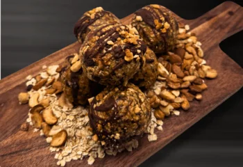 Peanut Butter Chocolate Chip Energy Bites